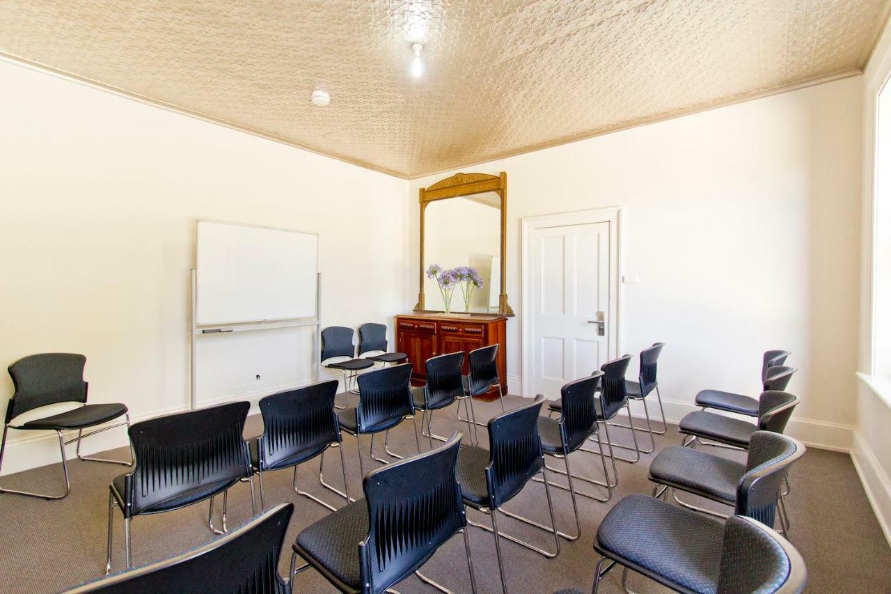 Deloraine Hotel Ngoại thất bức ảnh